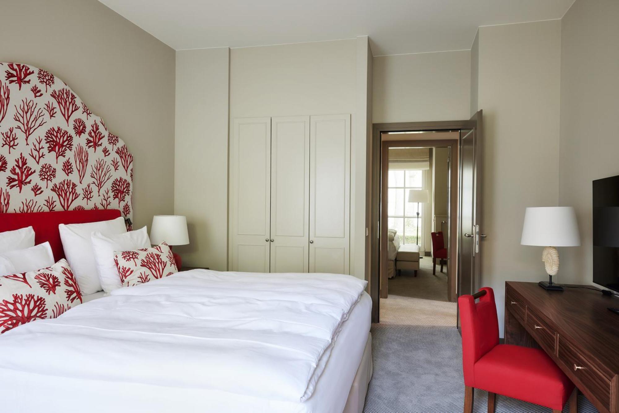 Strandhotel Zingst Ngoại thất bức ảnh A room at the hotel