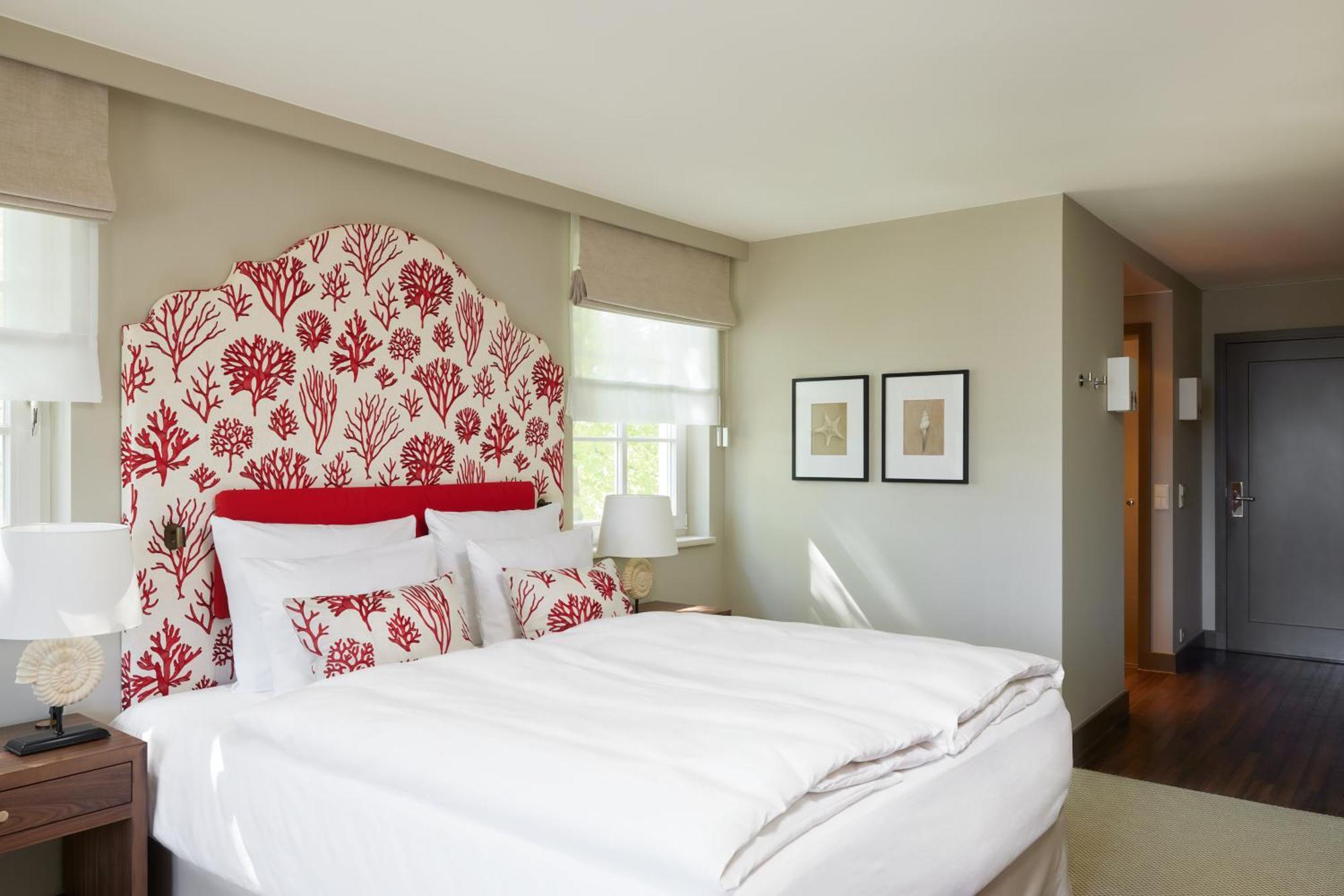 Strandhotel Zingst Ngoại thất bức ảnh A bedroom at the Hotel du Cap-Eden-Roc